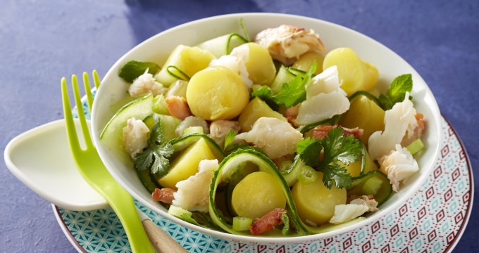 Salade de pommes de terre concombre et crabe